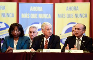 Political commitment needed in the Caribbean to fight Zika virus: PAHO