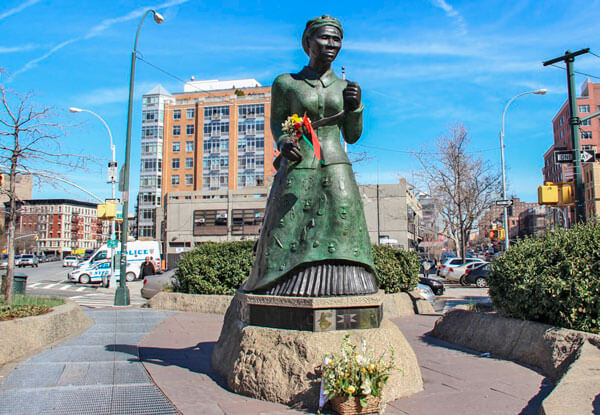 Walking tour of sculptures of women – Caribbean Life