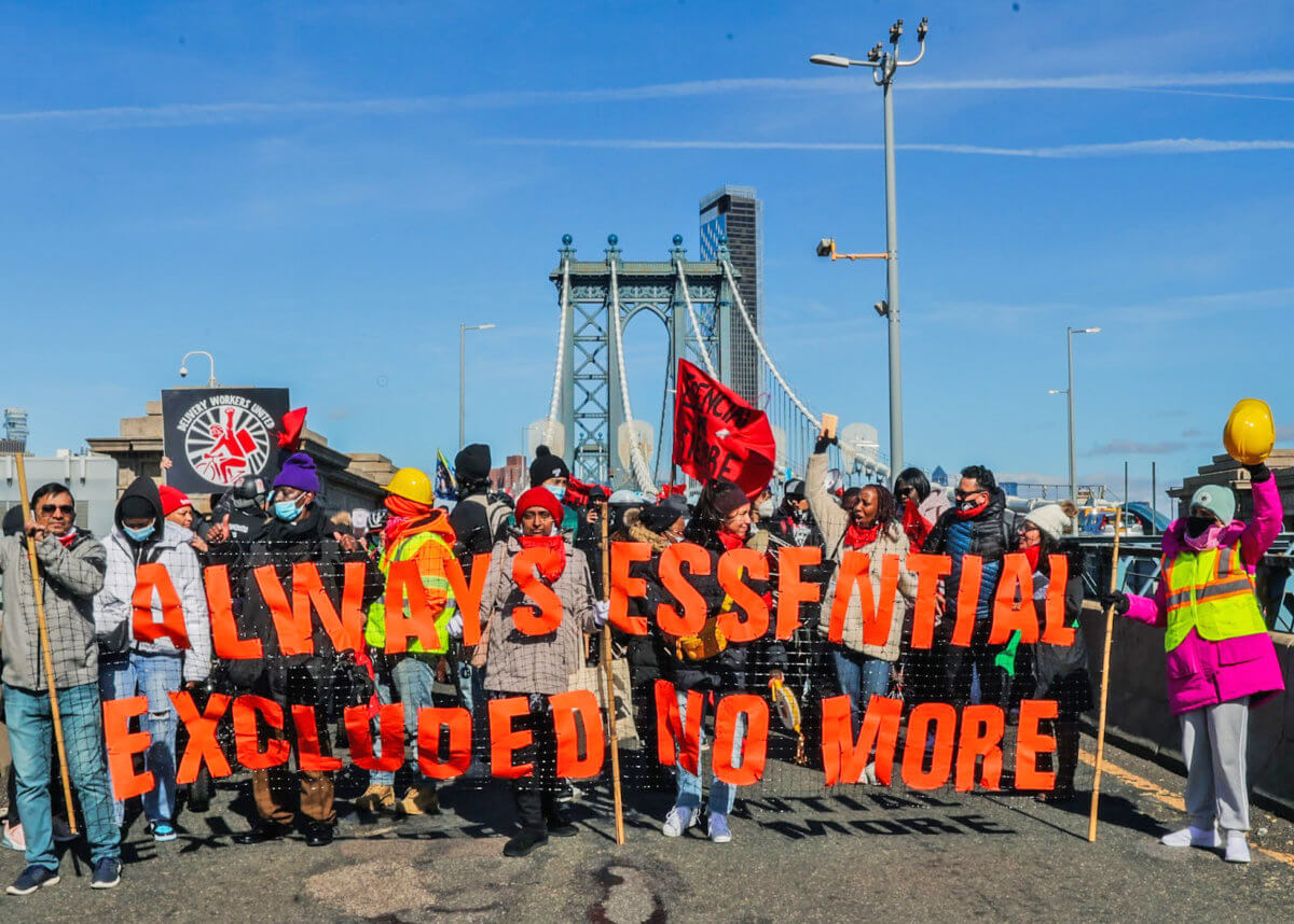 Hundreds of excluded workers shut down Brooklyn, Manhattan bridges