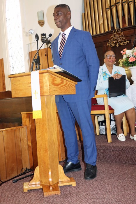 Attorney Kenneth Gayle addresses congregation on Sunday at Fenimore Street United Methodist Church in Brooklyn.