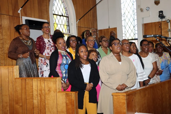 Mass Choir sings "Enter His Gates.”