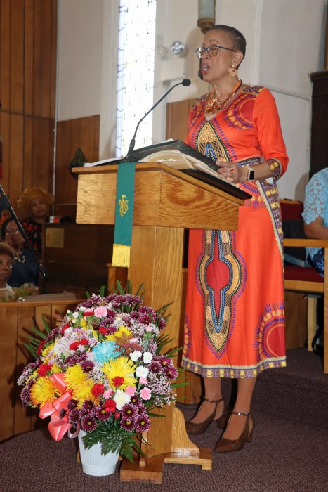 Trinidadian Patricia Senhouse sings "I Want to Walk With Me.”